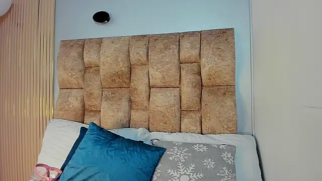 amatista  smith online show from 10/04/25, 07:56