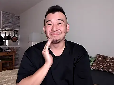 Snapshot of KOUHEY2023 chatting on 11/30/25, 12:58 KOUHEY2023 online show from 11/30/25, 12:58