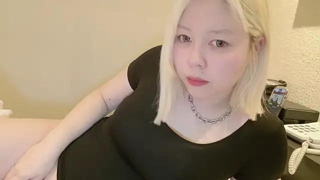 NANAchan R online show from 02/04/25, 11:38