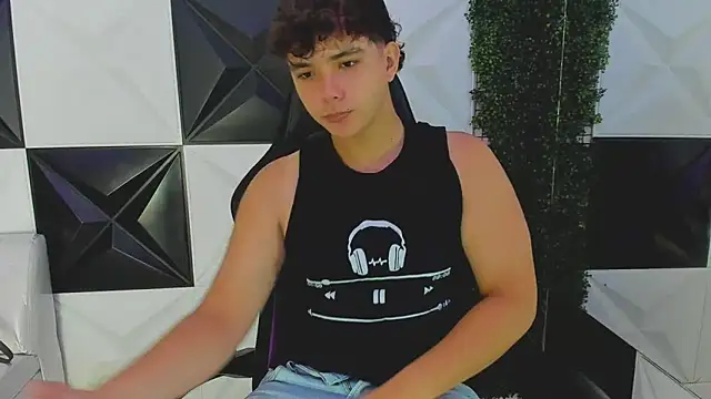 Dani cumboy online show from 09/19/25, 01:01