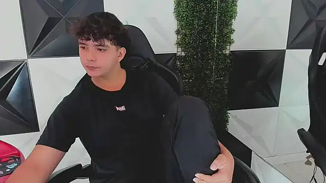 Dani cumboy online show from 09/30/25, 02:33