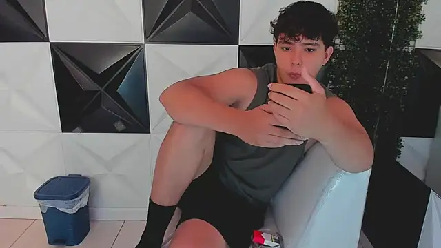 Dani cumboy online show from 10/12/25, 01:54