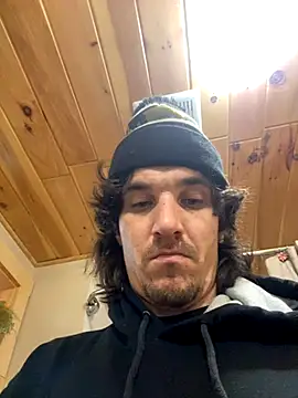 Snapshot of Lilsmokeshow017 chatting on 11/19/25, 04:29 Lilsmokeshow017 online show from 11/19/25, 04:29