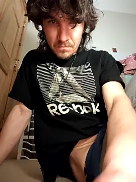 Snapshot of Lilsmokeshow017 chatting on 11/29/25, 09:01 Lilsmokeshow017 online show from 11/29/25, 09:01