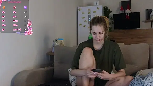 Girl alone home online show from 01/12/25, 01:32