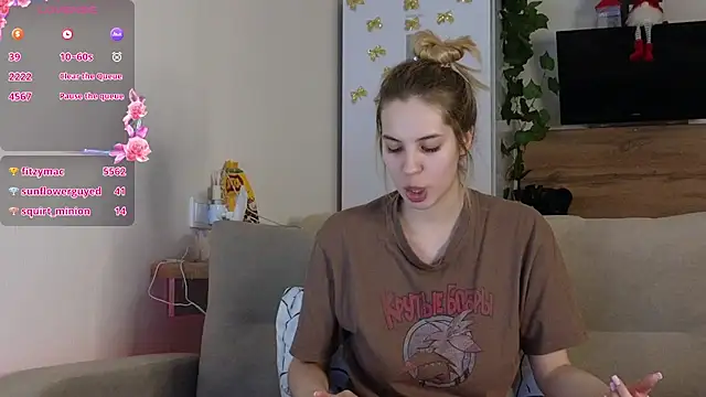 Girl alone home online show from 01/12/25, 06:59