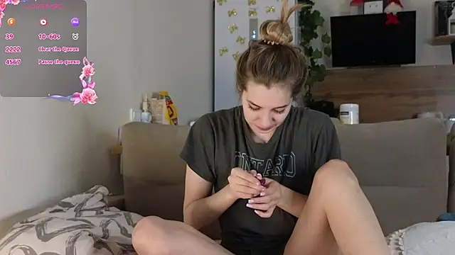 Girl alone home online show from 01/24/25, 03:43
