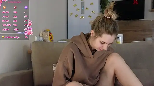 Girl alone home online show from 01/24/25, 06:46