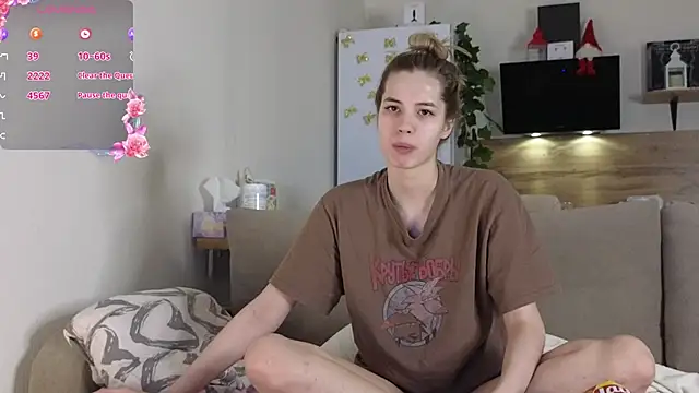 Girl alone home online show from 01/31/25, 03:41