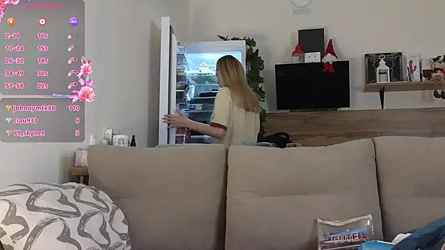 Girl alone home online show from 02/05/25, 06:35
