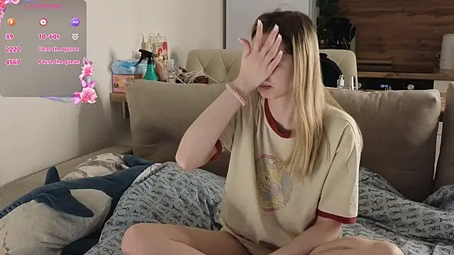 Girl alone home online show from 02/12/25, 03:51