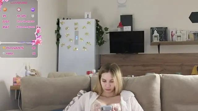 Girl alone home online show from 02/16/25, 04:42