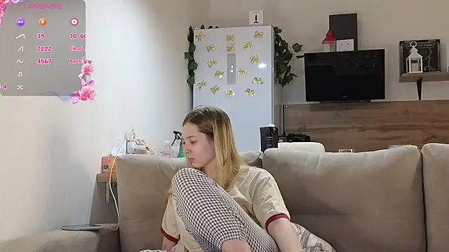 Girl alone home online show from 02/19/25, 03:27