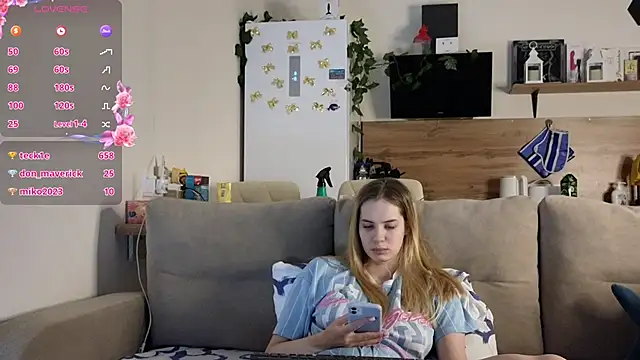 Girl alone home online show from 03/02/25, 04:39