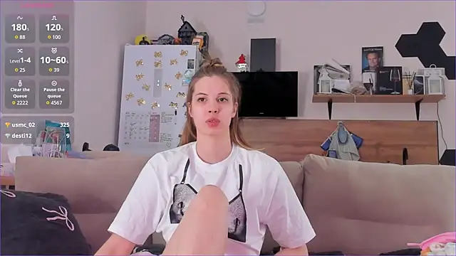 Girl alone home online show from 05/02/26, 04:12