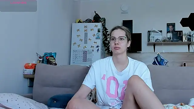 Girl alone home online show from 05/22/26, 03:57