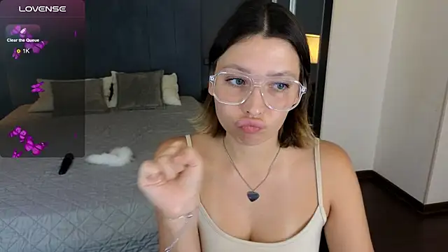 your demi online show from 10/04/25, 07:23