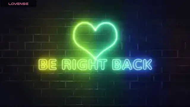 Snapshot of MrAndMrsCrook chatting on 10/25/25, 04:13 MrAndMrsCrook online show from 10/25/25, 04:13