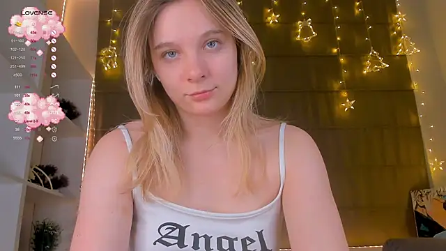 Snapshot of NaokoStifel chatting on 01/25/25, 01:10 NaokoStifel online show from 01/25/25, 01:10