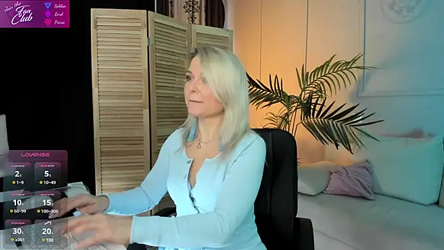 Gloria Lovely online show from 03/04/25, 10:57