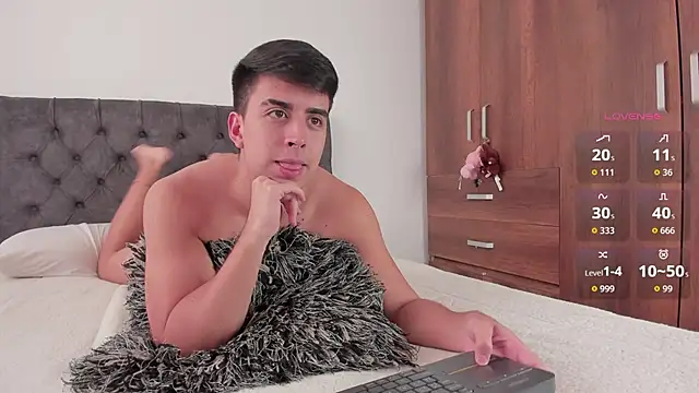 Snapshot of jordanmuskk chatting on 11/20/25, 04:40 jordanmuskk online show from 11/20/25, 04:40