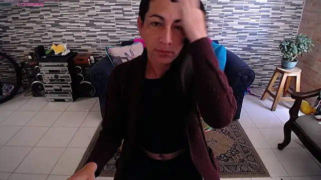VioletaGomezCo online show from 05/18/26, 01:17
