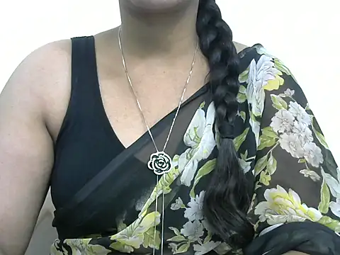 Snapshot of rashmika_reddy chatting on 12/01/25, 05:29 rashmika reddy online show from 12/01/25, 05:29