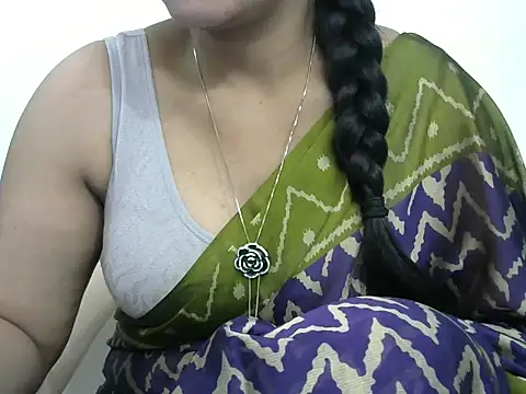 Snapshot of rashmika_reddy chatting on 12/03/25, 04:53 rashmika reddy online show from 12/03/25, 04:53