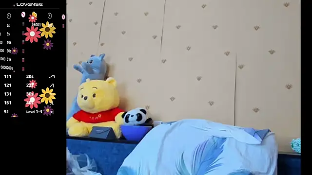 Snapshot of Boni_NeLL__ chatting on 12/15/25, 10:41 Boni NeLL online show from 12/15/25, 10:41