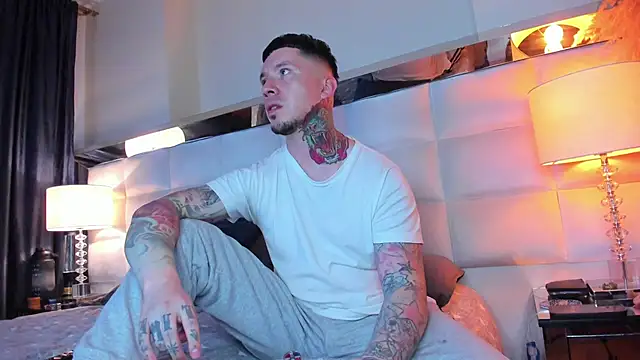 Snapshot of Adam_tatto chatting on 10/03/25, 01:57 Adam tatto online show from 10/03/25, 01:57