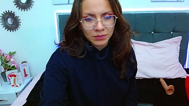 karlamorris  online show from 12/31/24, 09:31