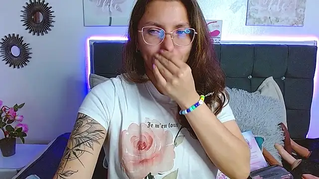karlamorris  online show from 01/08/25, 03:50