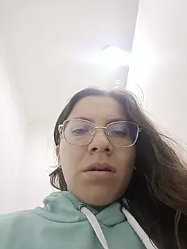 karlamorris  online show from 11/28/25, 02:42