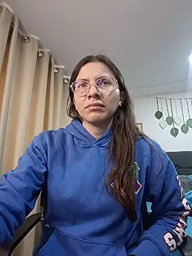 karlamorris  online show from 11/29/25, 07:06