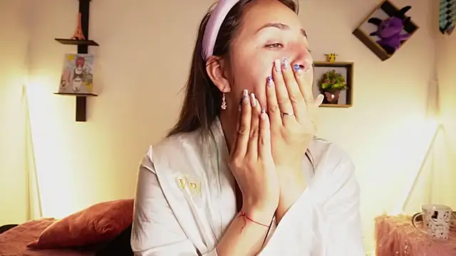 Snapshot of Sophy_SmileSweet chatting on 10/22/25, 11:32 Sophy SmileSweet online show from 10/22/25, 11:32