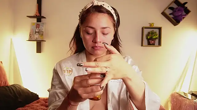 Snapshot of Sophy_SmileSweet chatting on 11/18/25, 11:58 Sophy SmileSweet online show from 11/18/25, 11:58