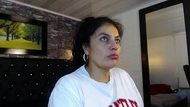 Snapshot of Lust_Mom41 chatting on 12/04/24, 09:24 Lust Mom41 online show from 12/04/24, 09:24