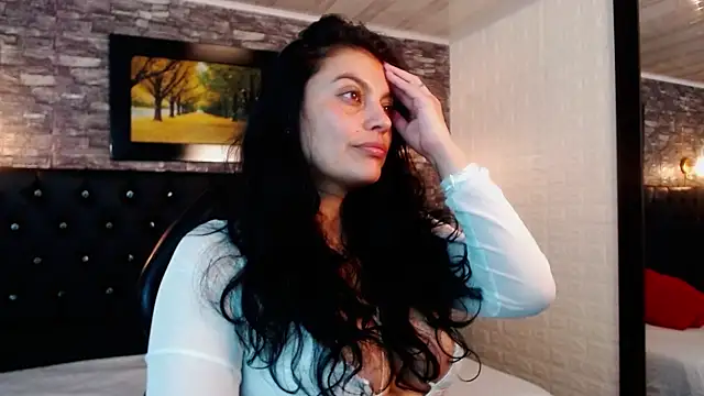 Snapshot of Lust_Mom41 chatting on 12/07/24, 12:08 Lust Mom41 online show from 12/07/24, 12:08