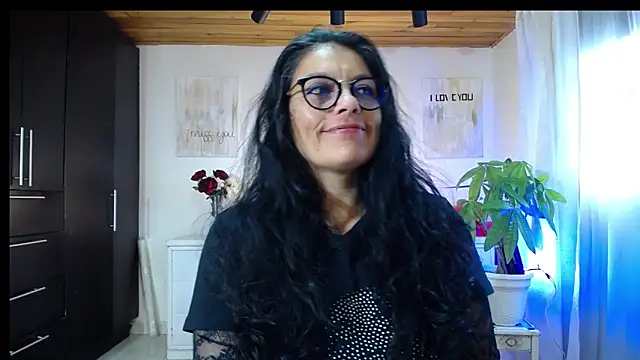 Snapshot of Lust_Mom41 chatting on 10/04/25, 08:51 Lust Mom41 online show from 10/04/25, 08:51