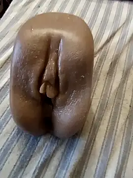 Snapshot of freakniknutty chatting on 12/28/24, 04:30 freakniknutty online show from 12/28/24, 04:30