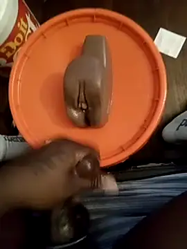 Snapshot of freakniknutty chatting on 12/28/24, 07:33 freakniknutty online show from 12/28/24, 07:33