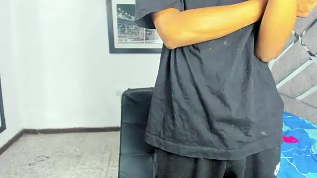 EvaxEmma online show from 10/11/25, 01:31