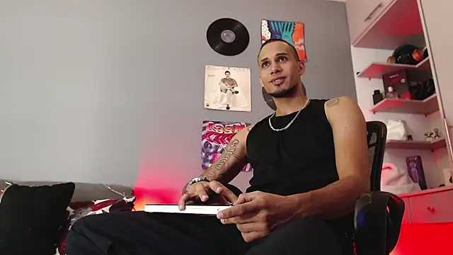 MagnusFrost online show from 12/27/24, 08:18