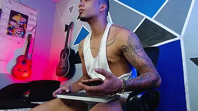 MagnusFrost online show from 09/18/25, 03:30