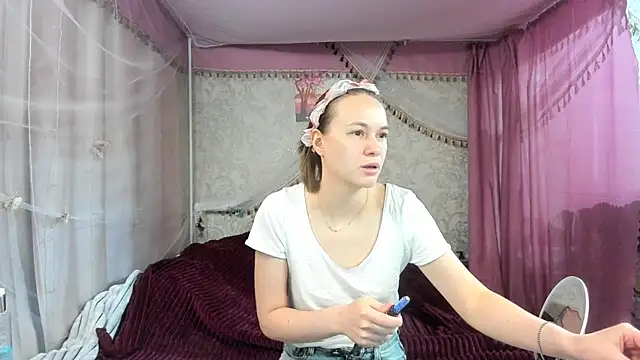 leila bambi  online show from 04/29/26, 05:52