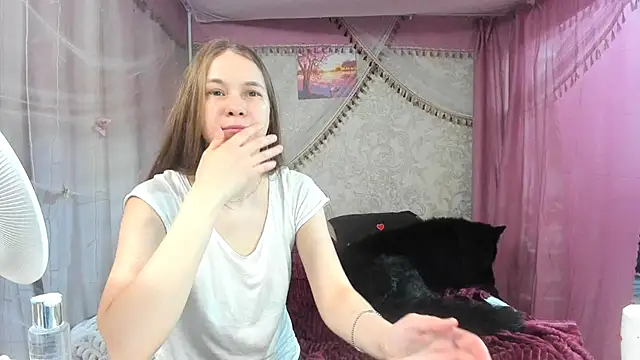 leila bambi  online show from 04/30/26, 07:09