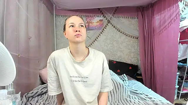 leila bambi  online show from 05/07/26, 08:36