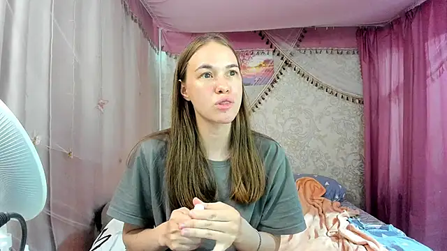leila bambi  online show from 06/09/26, 07:20