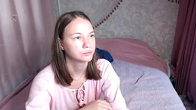leila bambi  online show from 07/14/26, 07:24