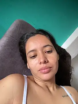 Snapshot of juliana_0796 chatting on 05/17/26, 04:14 juliana 0796 online show from 05/17/26, 04:14